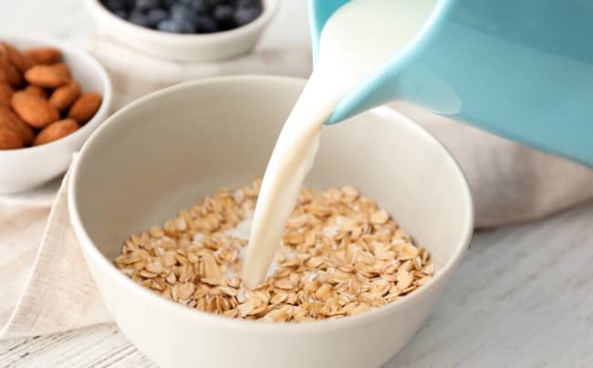 Oatmeal is one of the best breakfast options for those trying to lose weight.