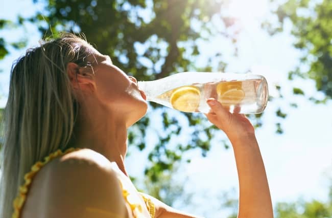 Experts recommend drinking plenty of water each day to make sure you are getting as much fluid as you need without extra sugar and calories.